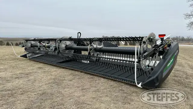 2023 MacDon FD230