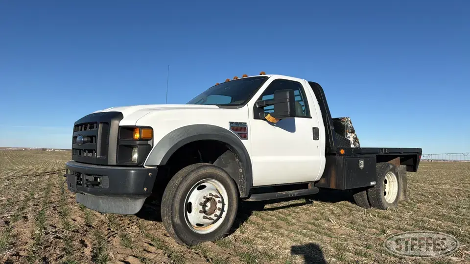2008 Ford Super Duty F-550 XL Flatbed Truck