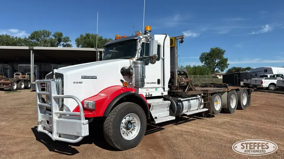 2014 Kenworth T800 Winch Truck