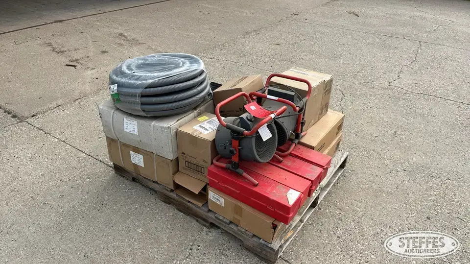 Pallet of electric fencing Shop Equipment-Other