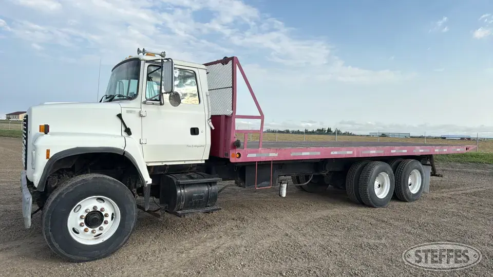 1997 Ford LNT8000 Specialty Truck