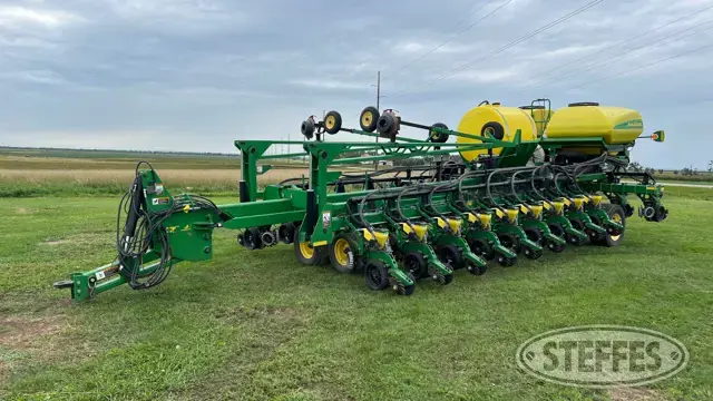 2009 John Deere DB44