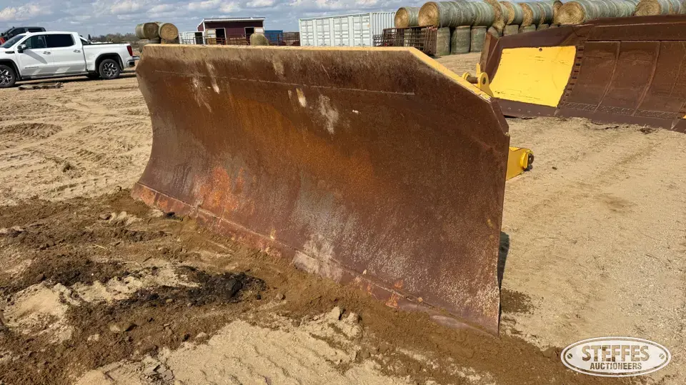 Deere 6-way dozer blade Dozer Attachment