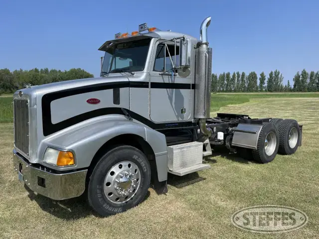 2004 Peterbilt 385