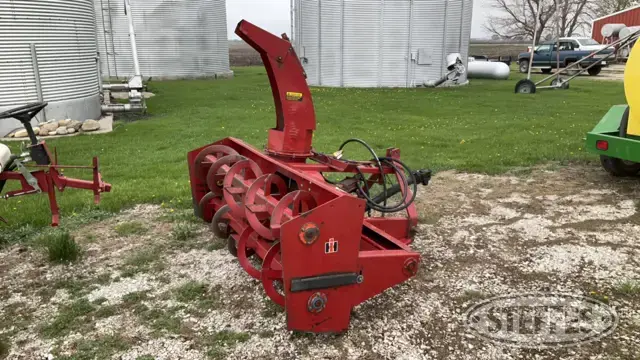 International 80 Snowblower