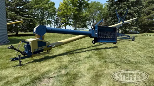 Harvest International H1064XT