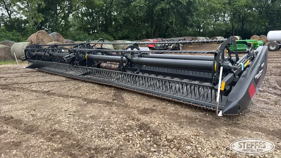 2022 MacDon FD135 Draper Head