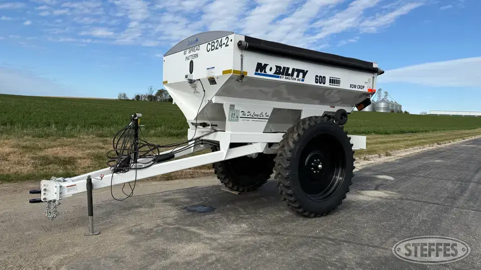 2024 DALTON AG Mobility 600 Pull-Type Dry Spreader