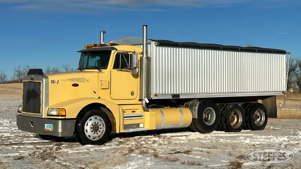 1990 Peterbilt 377 Tri-Axle Boxed Truck