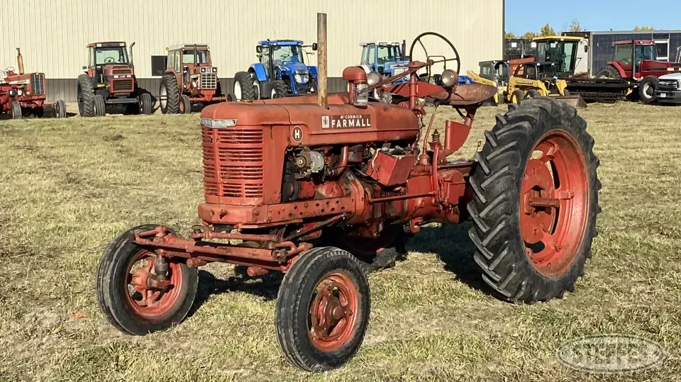 Farmall H 2WD Tractor