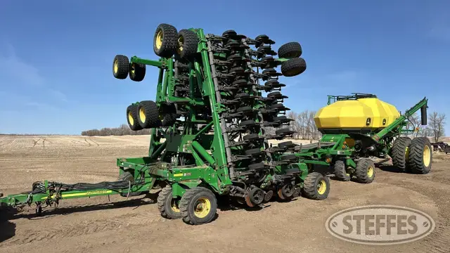 2011 John Deere 1890