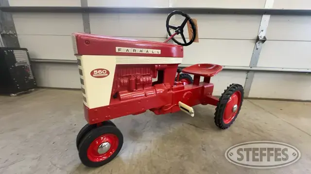 McCormick Farmall 560