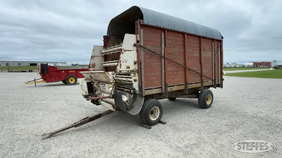 Arts-Way Forage Wagon