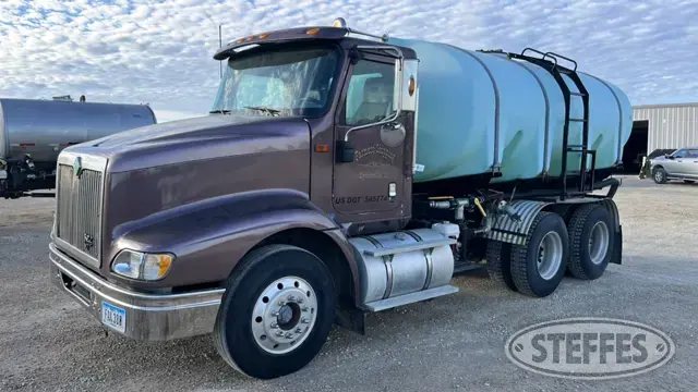 2000 International 9200i