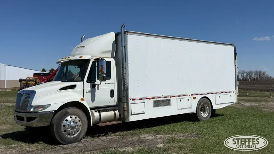 2006 International 4300 Van Truck
