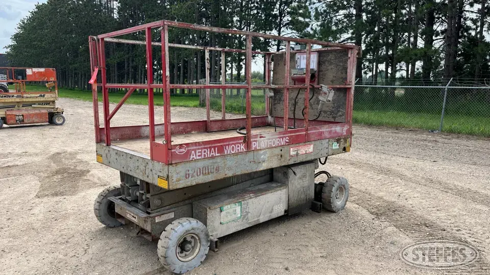 MEC 1958 Scissor Lift