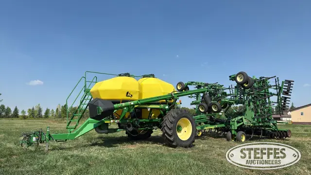 John Deere 1820