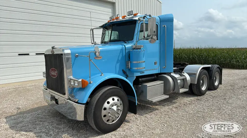 1999 Peterbilt 379 Conventional Truck without Sleeper