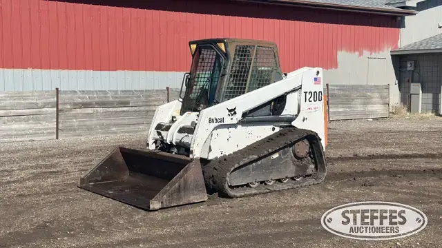 2001 Bobcat T200