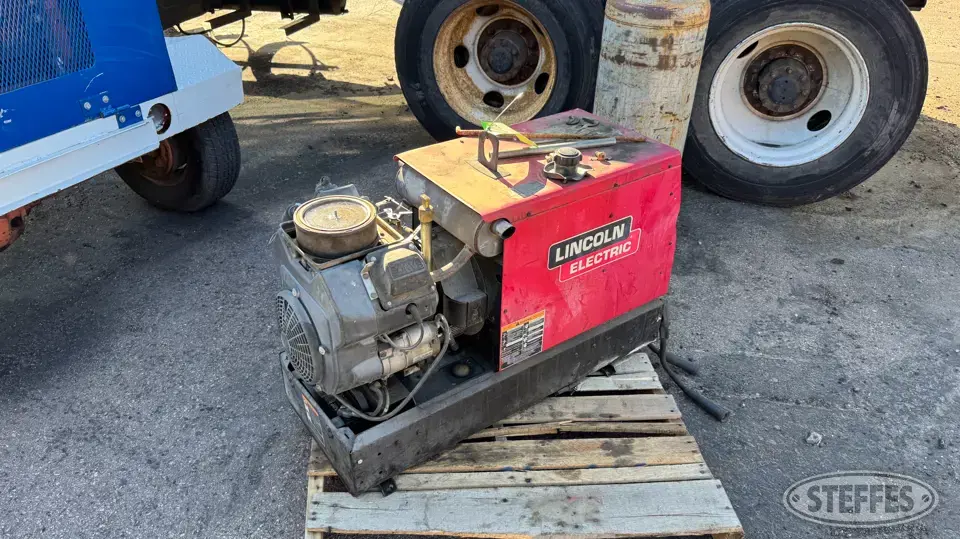 2005 Lincoln Ranger 10,000 Welding