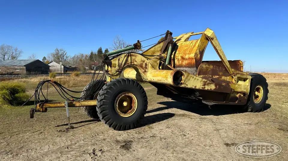 Caterpillar No. 80 Pull Scraper