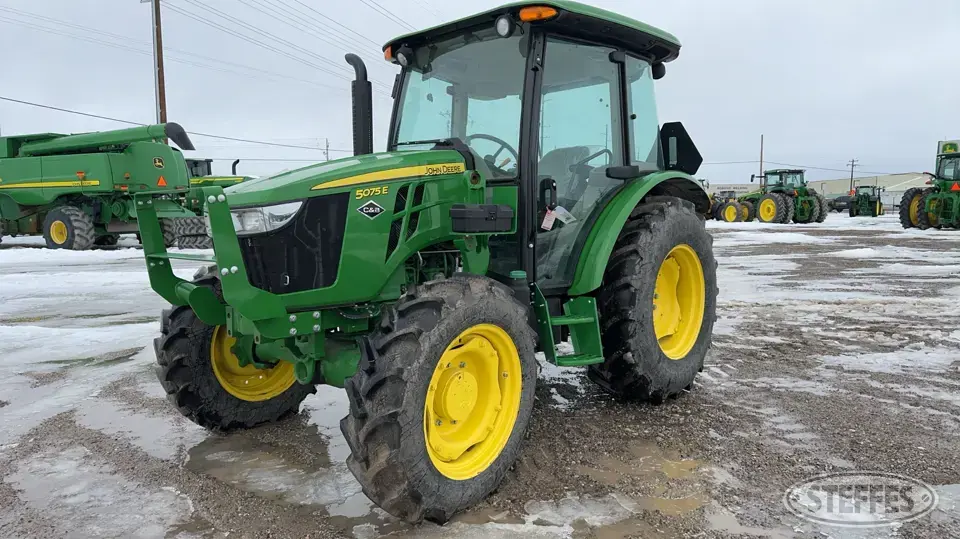 2022 John Deere 5075E MFWD Tractor