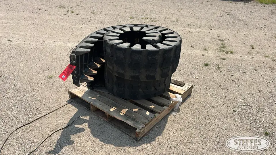 Set of rubber tracks
