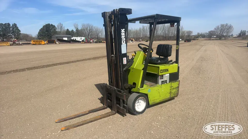 Clark TM15s Warehouse Forklift