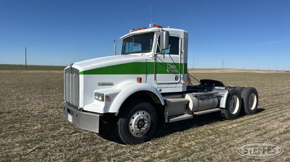 1989 Kenworth T800 Conventional Truck without Sleeper