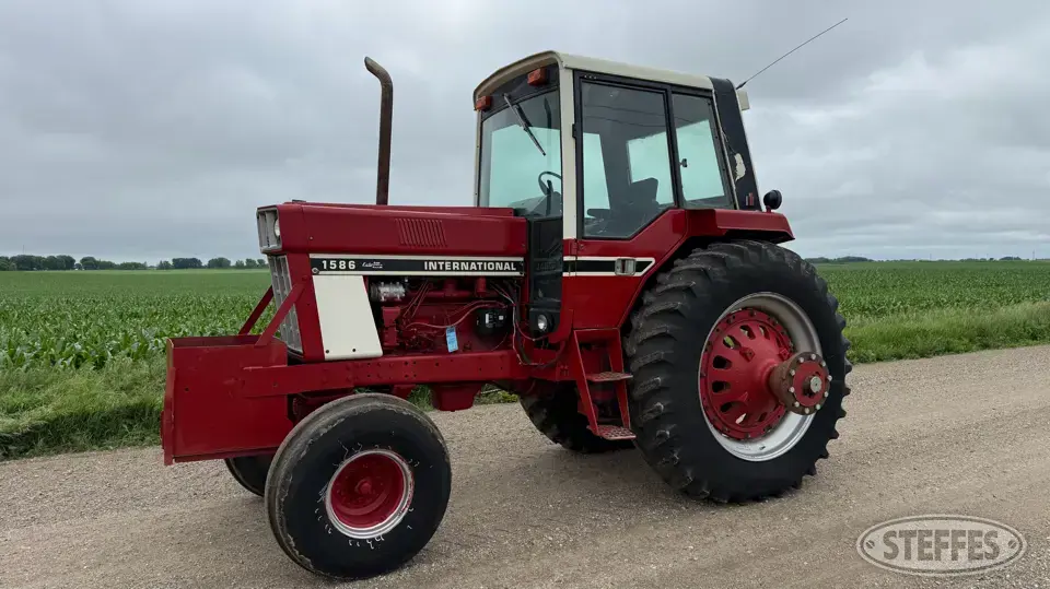 1977 International 1586 2WD Tractor