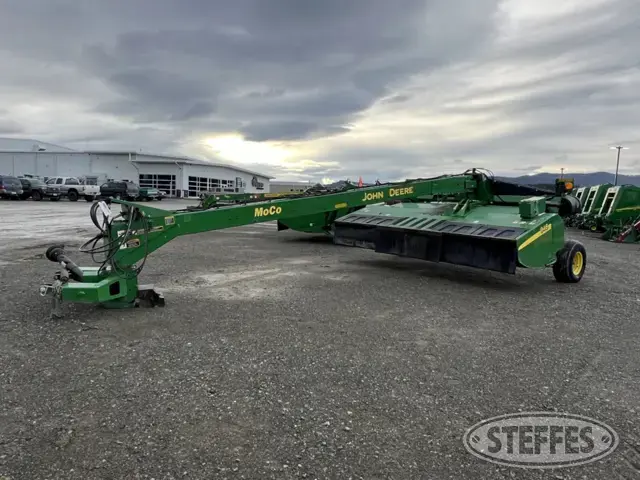 2015 John Deere 946
