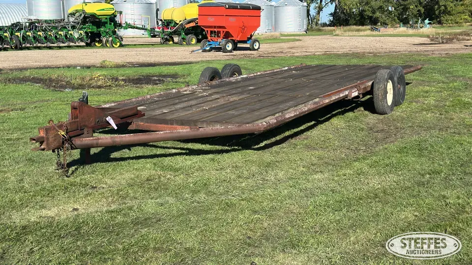 Donahue tandem axle equipment trailer Flatbed Trailer