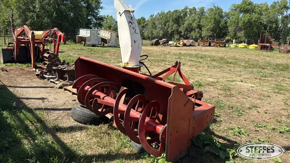 Loftness 3 pt. snowblower