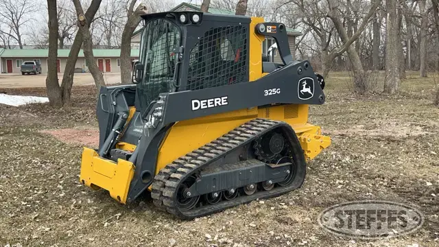 2022 Deere 325G