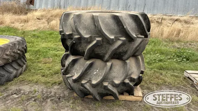 (2) Goodyear 28L-26 R&C tires