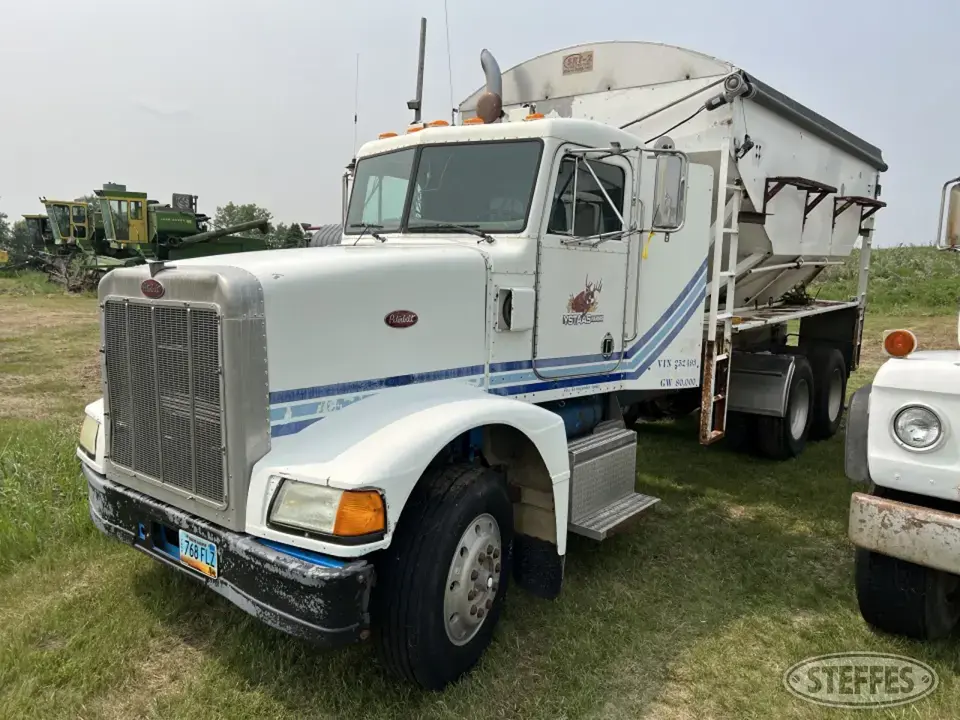 1988 Peterbilt 375 Tender Truck