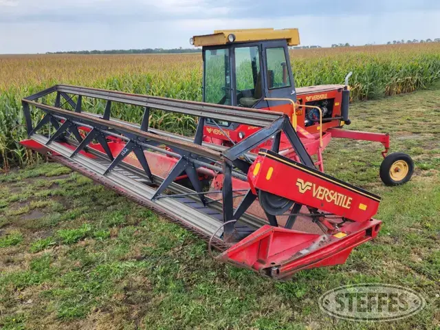 1982 Versatile 4400
