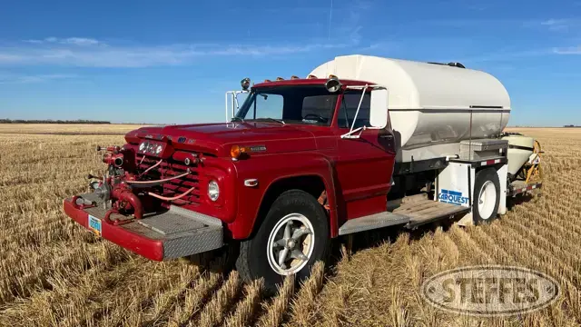1970 Ford 700