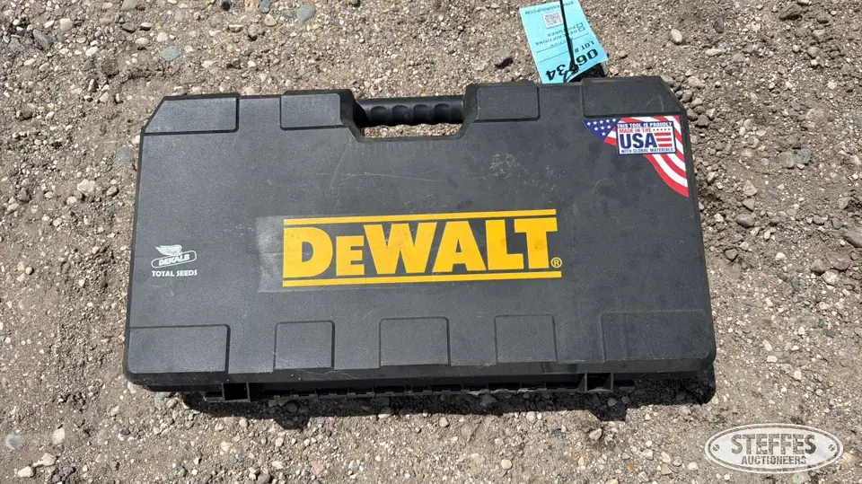 DeWalt DCGG571 Power Tool