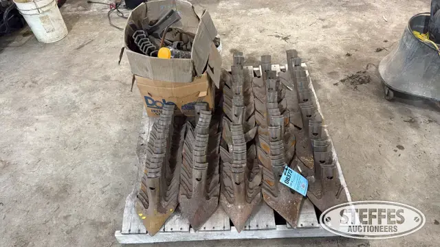 Approx. 150 cultivator sweeps