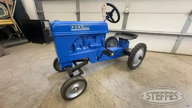 2009 Ford 2000