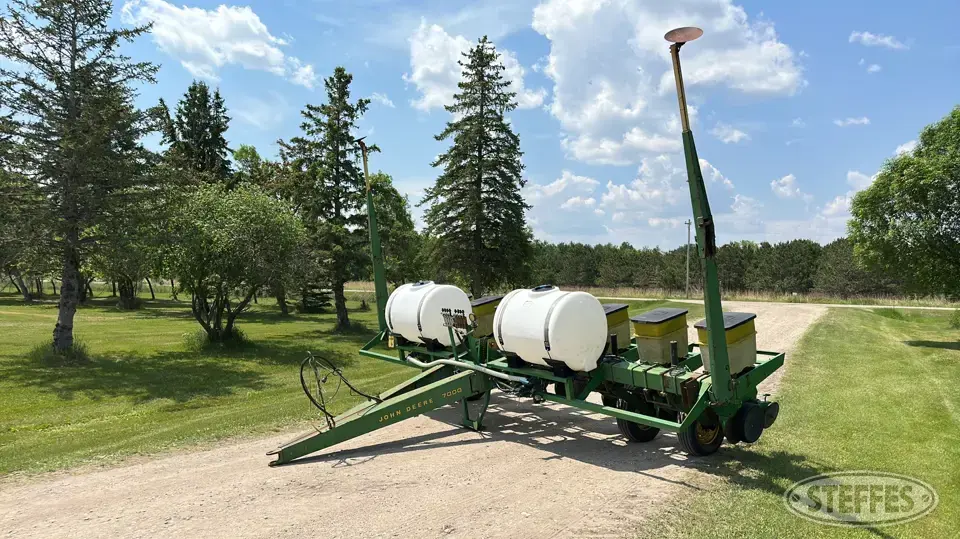 John Deere 7000 Less Than 12 Row Planter
