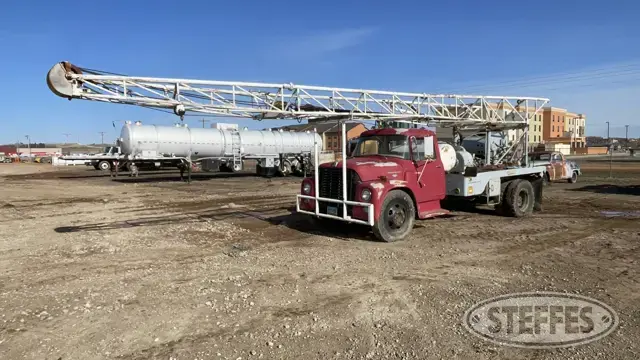 International Loadstar 1700