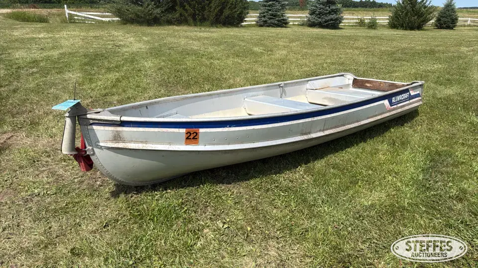Alumacraft Boat