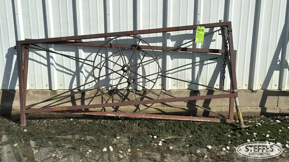 (7) Cattle gates Livestock Handling