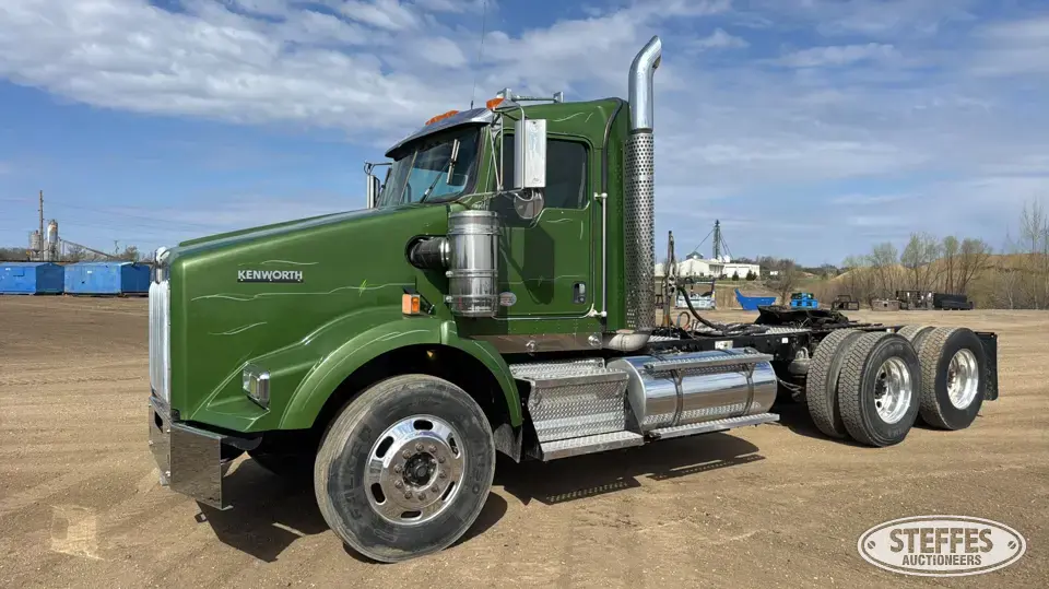 2019 Kenworth T800 Conventional Truck without Sleeper