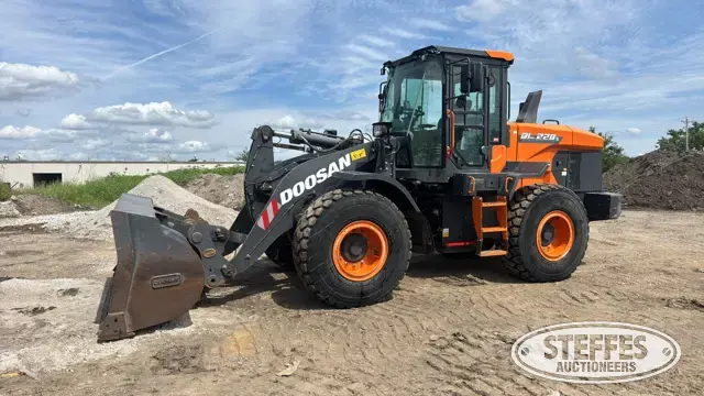 2022 Doosan DL 220-7