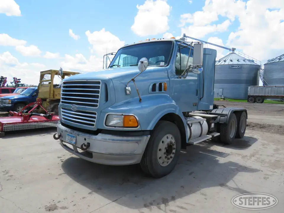 2000 Sterling A9513 Conventional Truck without Sleeper