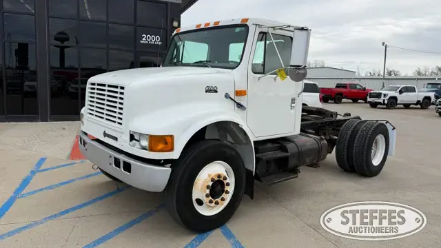 2000 International 4900