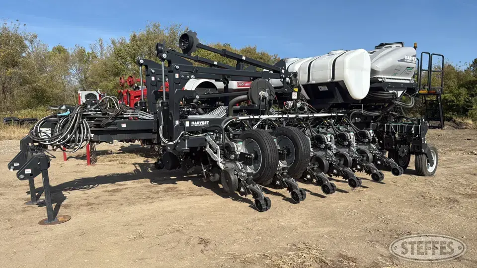 2024 Harvest International PB4030 12 or More Row Planter